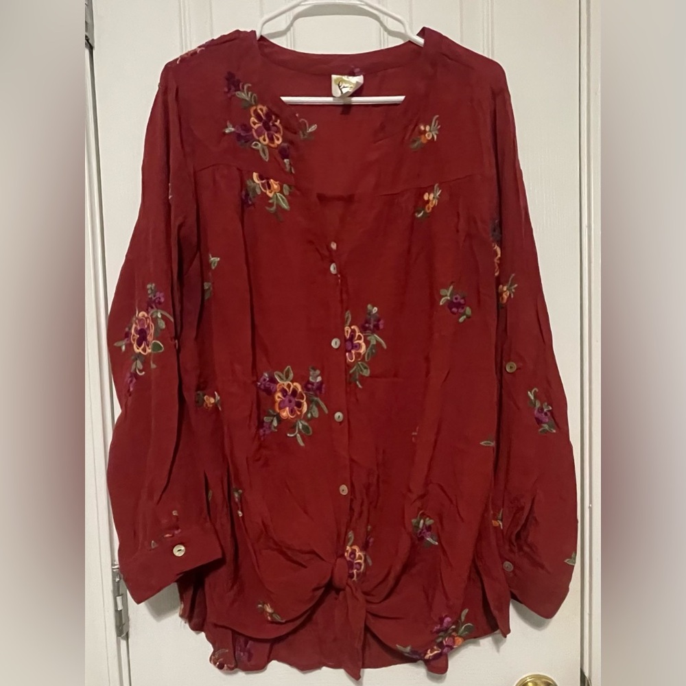 Plus Size Floral Blouse